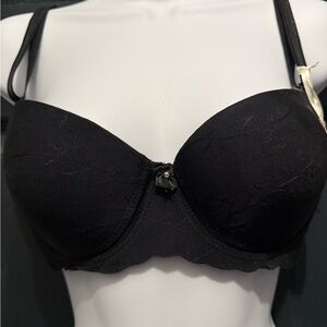 Wonderbra Women's Black Underwire Bra size 38C
